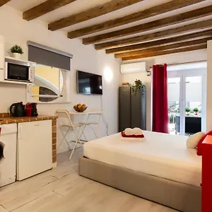 https://casa-vittoria-isola-district.it-lombardy.com