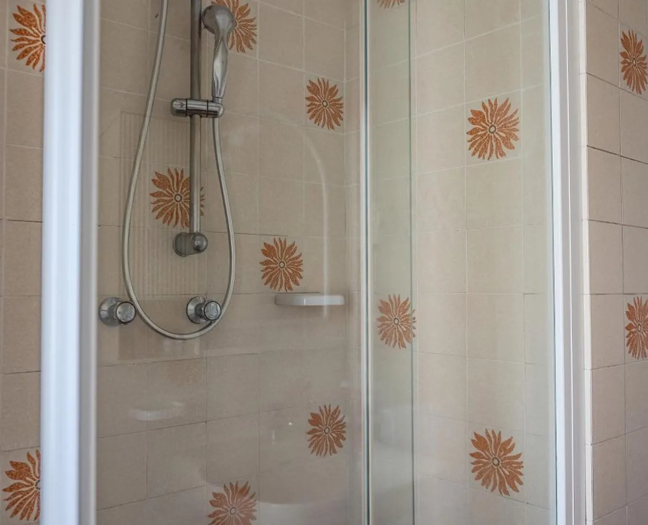 Agora Park Hotel ليدو دي يسولو