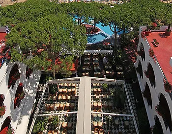 Agora Park Hotel ليدو دي يسولو